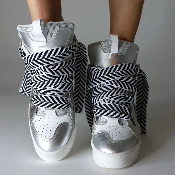 CYNTHIA RICHARDSON - COURAGEOUS METALLIC HIGH TOP WEDGE SNEAKER Silver - SZ US 5 - Picture 1 of 10